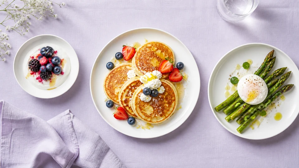Editorial breakfast scene illustrating Brunch menu recipes.