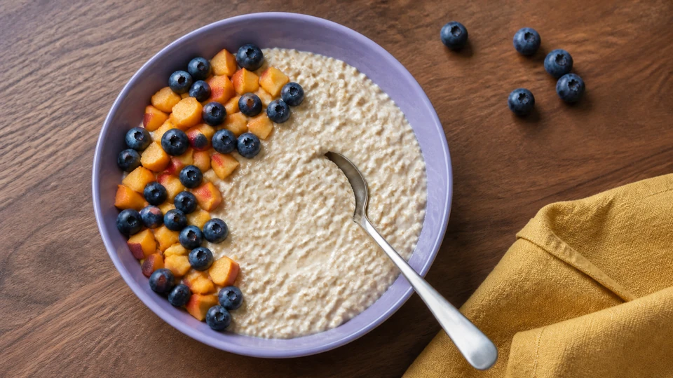 Editorial image for Vegan Overnight Oats: Control Thickness and Cold Storage.